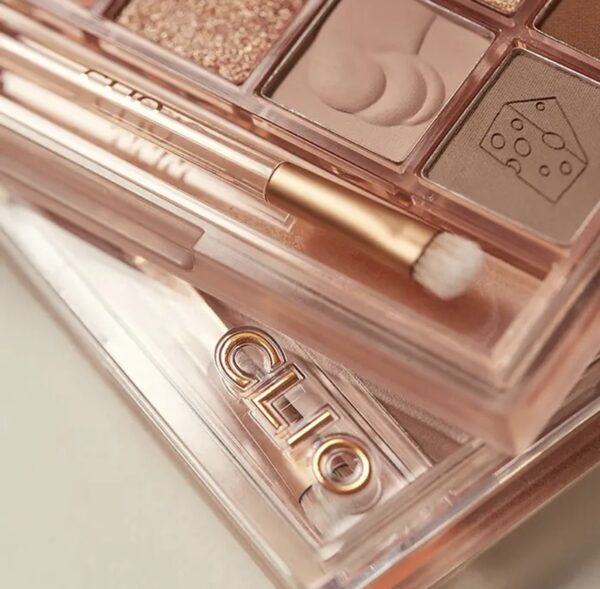 CLIO -  Pro Eye Palette #19 x Koshort in Seoul Limited + Stickers - Imagen 3
